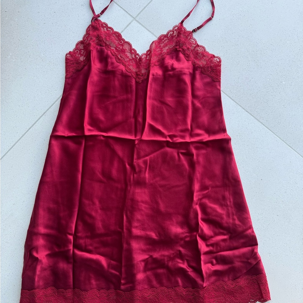 Elegant Red Lace Trim Chemise